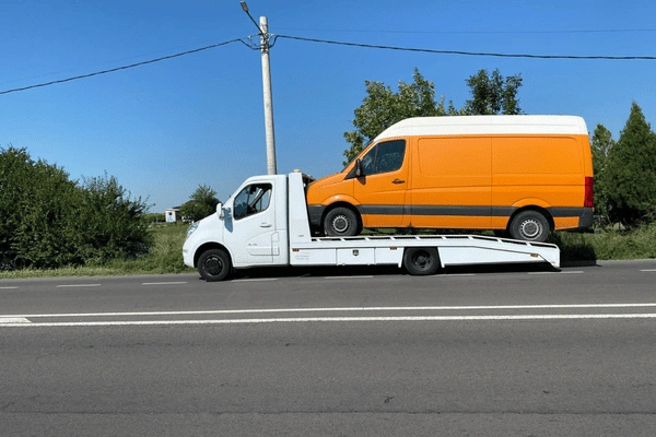 Servicii complete de tractări auto non-stop și asistență tehnică la drum