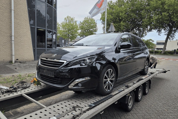 Transport utilaje de construcții și autoutilitare pe platformă auto rapidă