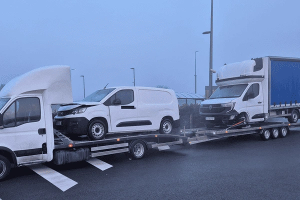 Transport mașini noi și second-hand pe platformă auto specializată