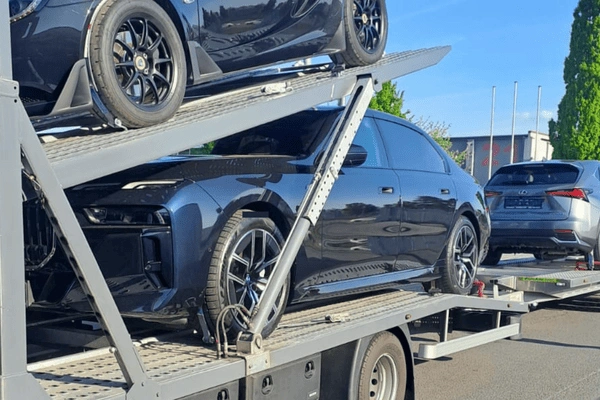 Tractare autovehicule si microbuze blocate cu echipamente moderne